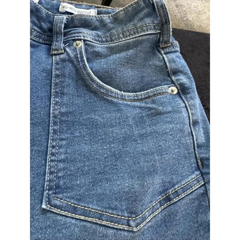 Women’s Size 12 Denim Blue Jeans Mid Rise Boot Cut By True Craft - Picture 8 of 13